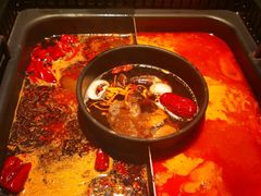 -老牌坊云南鱼豆花火锅(哈西万达店)