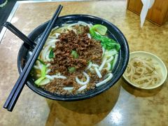 -丽虹云南过桥米线(兴工街店)
