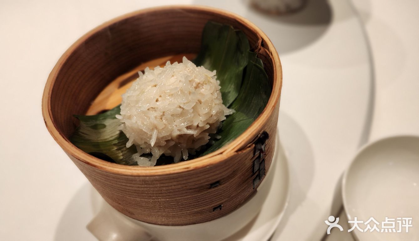 距离网红景点 “武康大楼”很近 忘了在武汉叫什么楼了