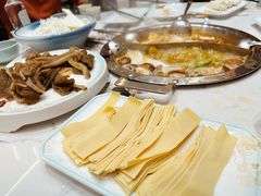 -撒拉人家.酸菜牦牛肉火锅