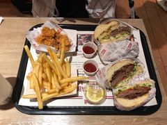 -The Habit Burger Grill 哈比特汉堡(复兴soho店)