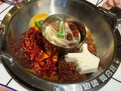 菌汤鸳鸯锅-贤合庄卤味自助火锅(新都汇店)