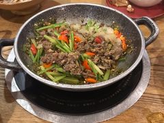 猫儿山的小黄牛-吃饭皇帝大土家民族菜(正大广场店)