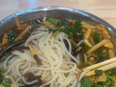 -柳州肥姨妈大骨螺蛳粉(东靖路店)