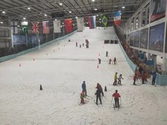 -乔波室内滑雪场