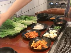 -肉甲韩国木炭烤肉(新壹街1店)