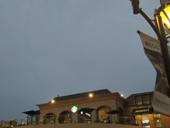 -王府井奥莱临潼小镇(临潼店)