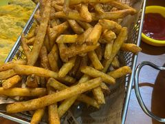 -BHC炸鸡(明洞总店)