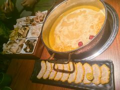 -花菇朵·云山雀 ll 野生菌锅·野果酸汤·精品滇菜(万柳店)