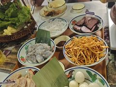 -刘姐啤酒鱼民族演艺餐厅(西街总店)