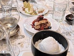 柠檬蛋白饼配罗勒霜-Ocean's Table 欧舍