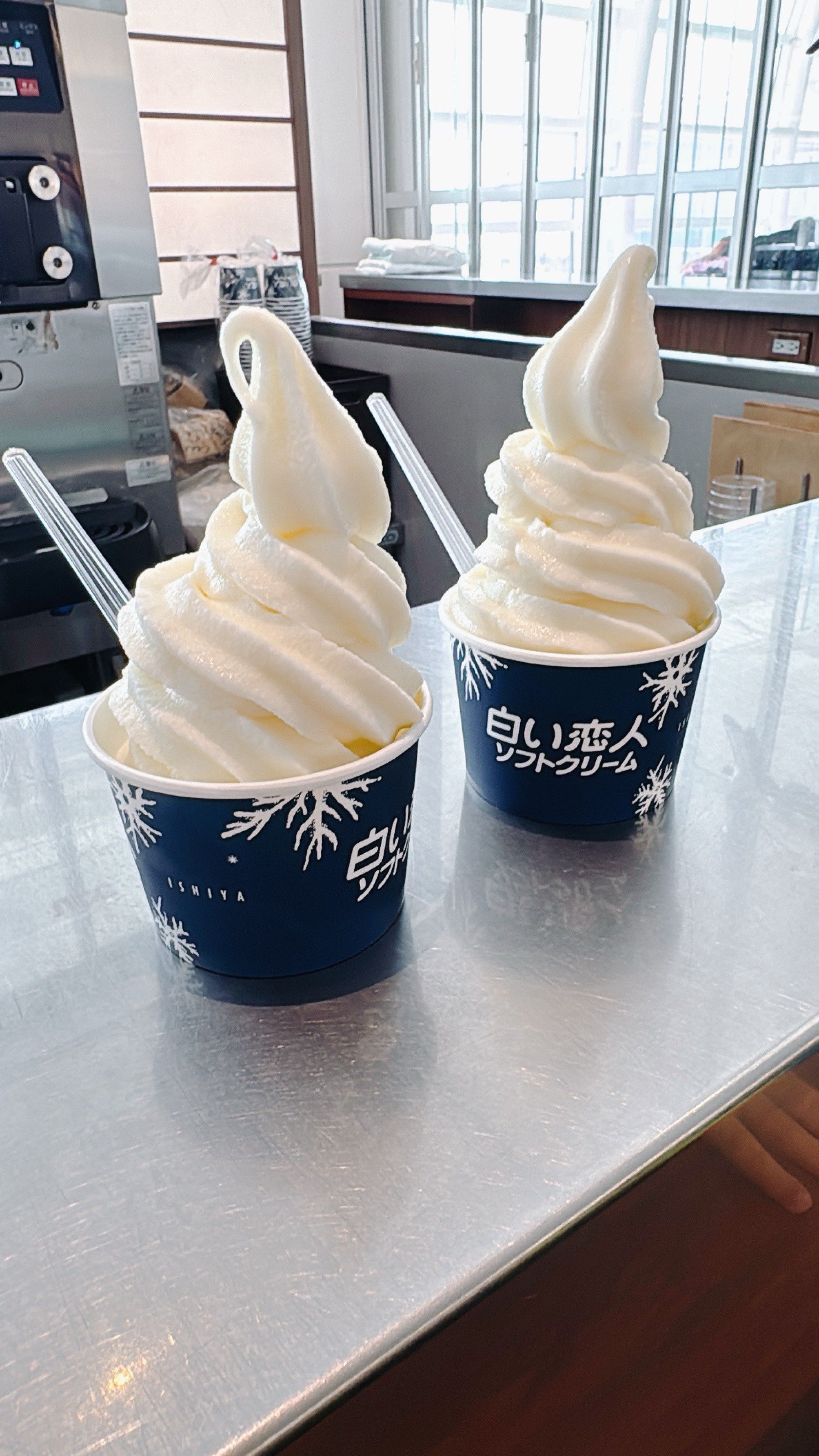 天天领红包 机场买的白色恋人冰淇淋太好吃了!