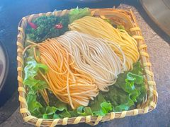 三色火锅面-湊湊火锅·茶憩(新中关购物中心店)