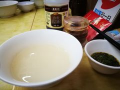 面汤-孖妹上肉饺子馆