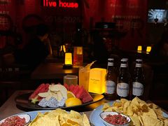 -FOUR PLAY BAR