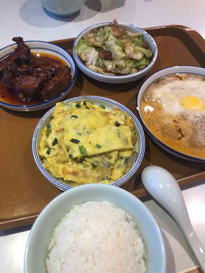 鸿喜饭堂(西径山店)-"来两次了!菜品比学校里丰富!量不大但是价.