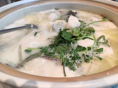 招牌鱼头煲-品渔味湖鲜馆(拈花湾店)