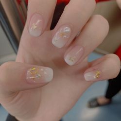 -莉娜美睫·穿戴甲