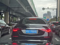 -奔驰上海利星(七宝店)