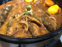 招牌铁锅昂刺鱼-上关雪東北菜(中房金谊店)