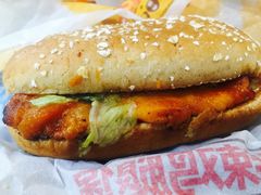 果木香风味火烤鸡腿堡-汉堡王(龙德广场店)