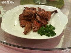 脆皮乳鸽-金八仙酒店