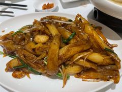 韭菜芽菜炒猪肠粉-花城苑广府菜(侨鑫店)