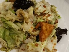 豆腐木耳圆白菜-奥华餐厅·老张记(台基厂店)