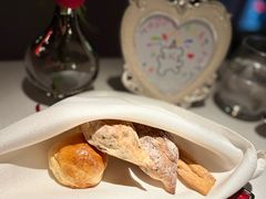 -弦月窗LUNETTE BY AMANDA(复兴路店)