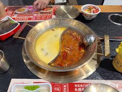 麻辣花胶鸡鸳鸯锅-旺蜀主成都串串火锅(西直门凯德MALL店)