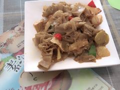 -天天向上素食餐厅(五台山店)