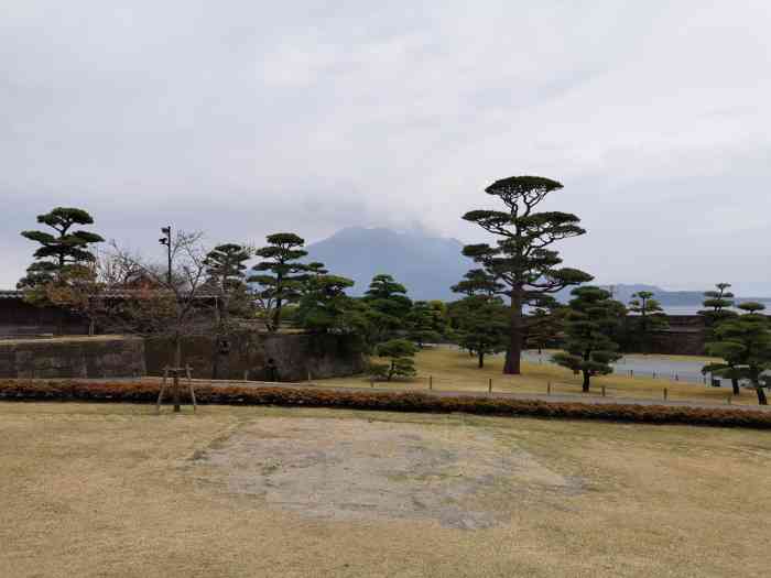 仙岩园-"仙岩园是统治鹿儿岛的萨摩藩藩主岛津氏的别.
