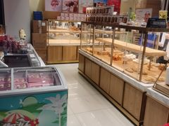 面包甜点陈列柜-皇后西斯汀饼店(文化路店)