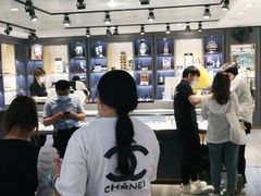 -宏宇眼镜蔡司依视路折扣店(兆佳眼镜城店)