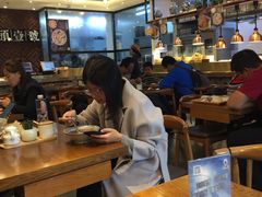 大堂-头壹号 大油条·老长沙盖码饭(清河店)