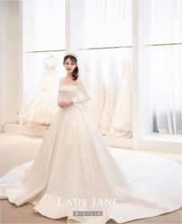 -Lady  Jane高端婚纱礼服馆