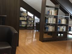 -杨浦区图书馆(长海路街道分馆)