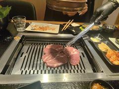 -臻牛烤肉