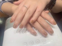 -进巍美甲美睫