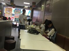 -华莱士·全鸡汉堡(湛江新华店)