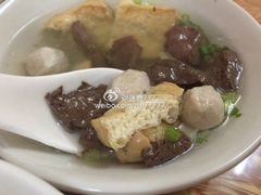-松树干拌面店