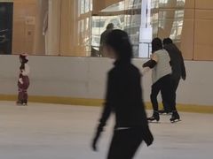 -陈露国际冰上中心(天津嘉里汇店)