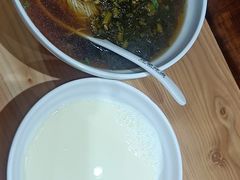 -弄堂咪道-饭香·面香·馄饨香(兴梅店)