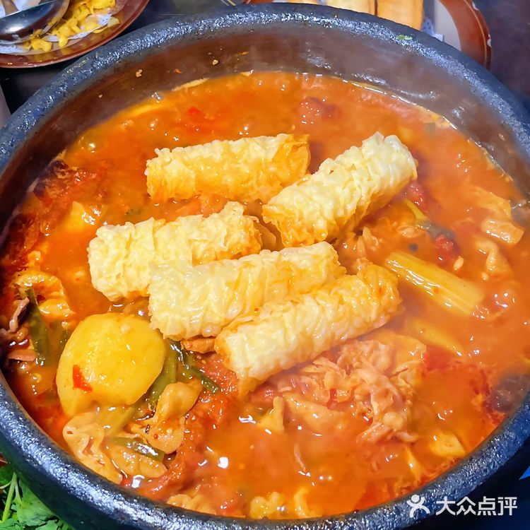 乌鲁木齐一口误终生的酸汤火锅🍲…juju好吃[流泪] 