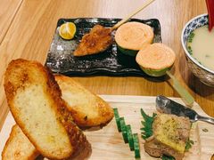 蒜香法棍佐秘制鸡肝酱-小隐(淮海路店)
