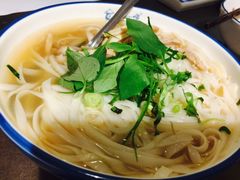 -美奈小馆·越南料理(中航城君尚购物中心店)