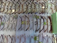-新视达眼镜店·蔡司·依视路(名镜苑店)