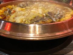 -虾弄弄海派小龙虾·牛羊蝎子火锅