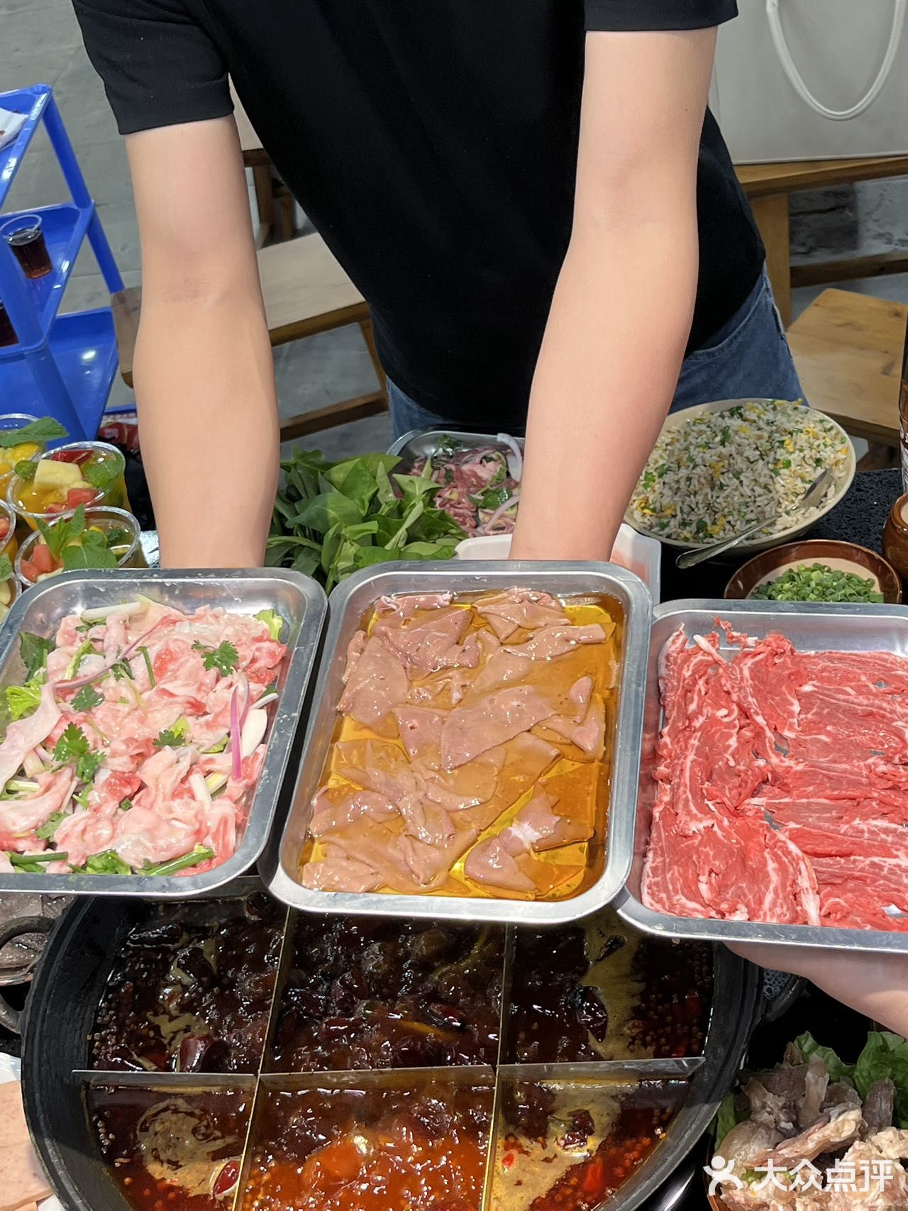 夏天来时代天街一定要冲这家火锅！鲜拌牛肉+冰镇水果捞