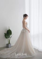 -Lady  Jane高端婚纱礼服馆